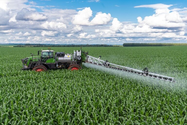  Alta tecnologia e potência marcam estreia da Fendt na Agroactiva