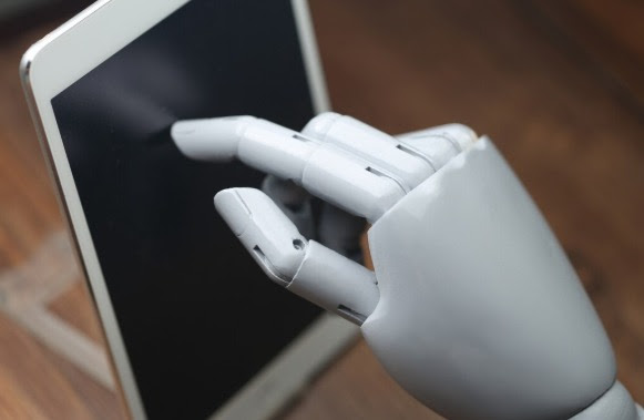 Inteligência Artificial promove escalada de desinformação no Brasil