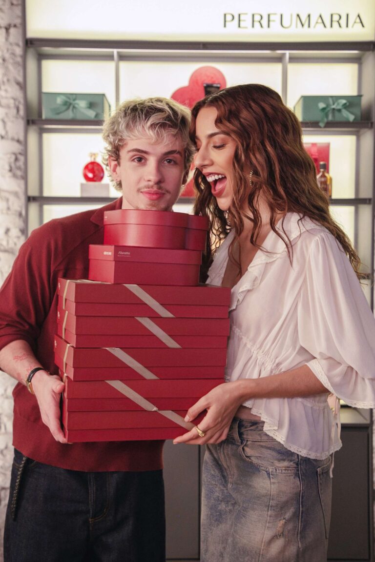 Pela primeira vez em um comercial de Dia dos Namorados, Marina Sena e Juliano Floss estrelam campanha do Boticário