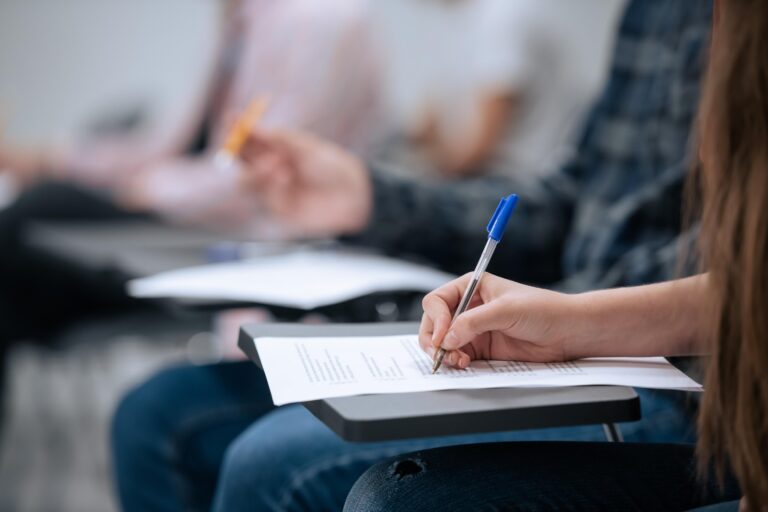 Concursos públicos seguem aquecidos em Goiás e ampliam oportunidades para milhares de candidatos
