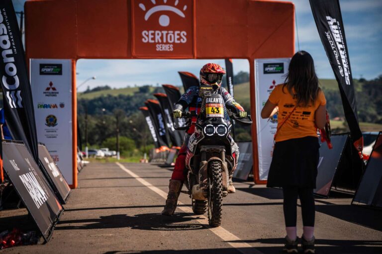 Aventura sobre duas rodas