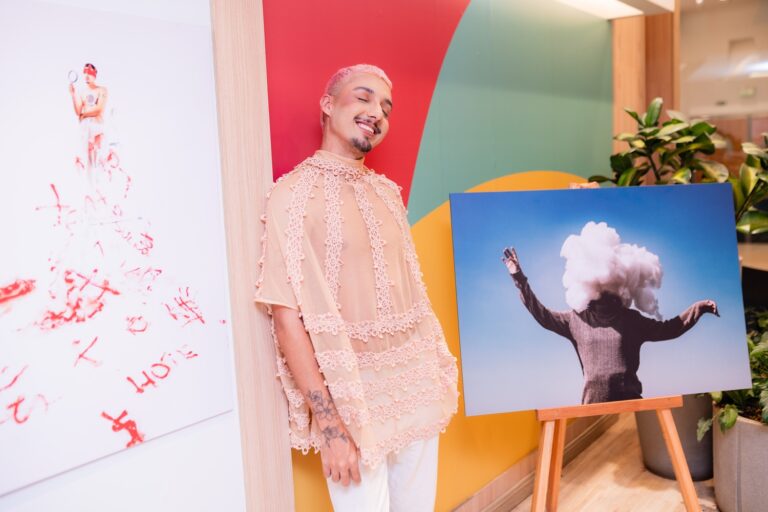 Passeio das Águas Shopping recebe mostra “Expressões de Orgulho” com obras de artistas locais
