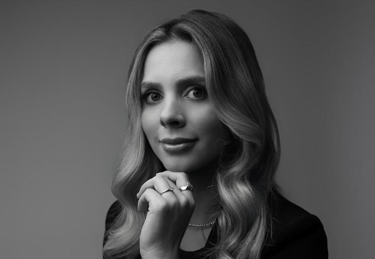 Isadora Reis, founder da PulseBrand e criadora do termo "Vibe PR"