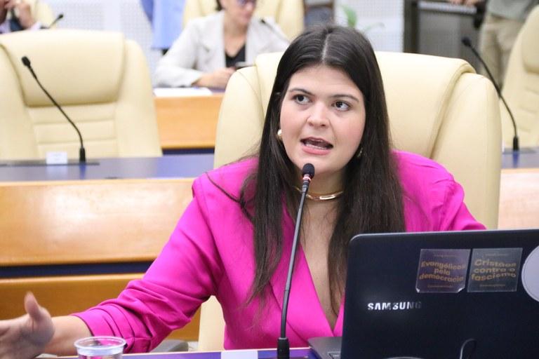 TRE-GO decide pela cassação do mandato de Aava Santiago por infidelidade partidária
