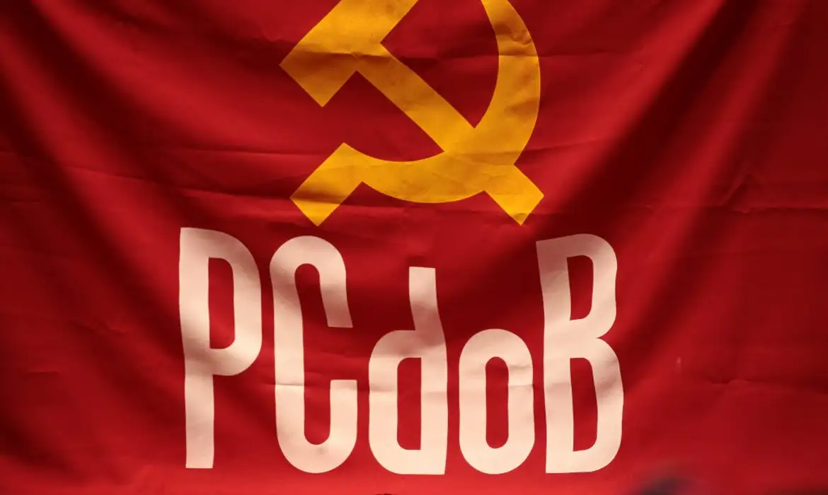 PCdoB oficializa apoio à candidatura de Lula