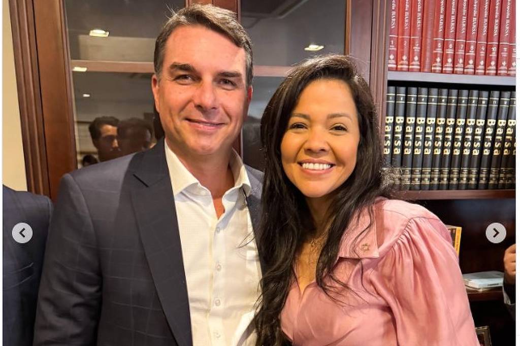 Vereadora do Ceará pivô de crise entre Flávio Bolsonaro e Michelle ganha força para ser vice
