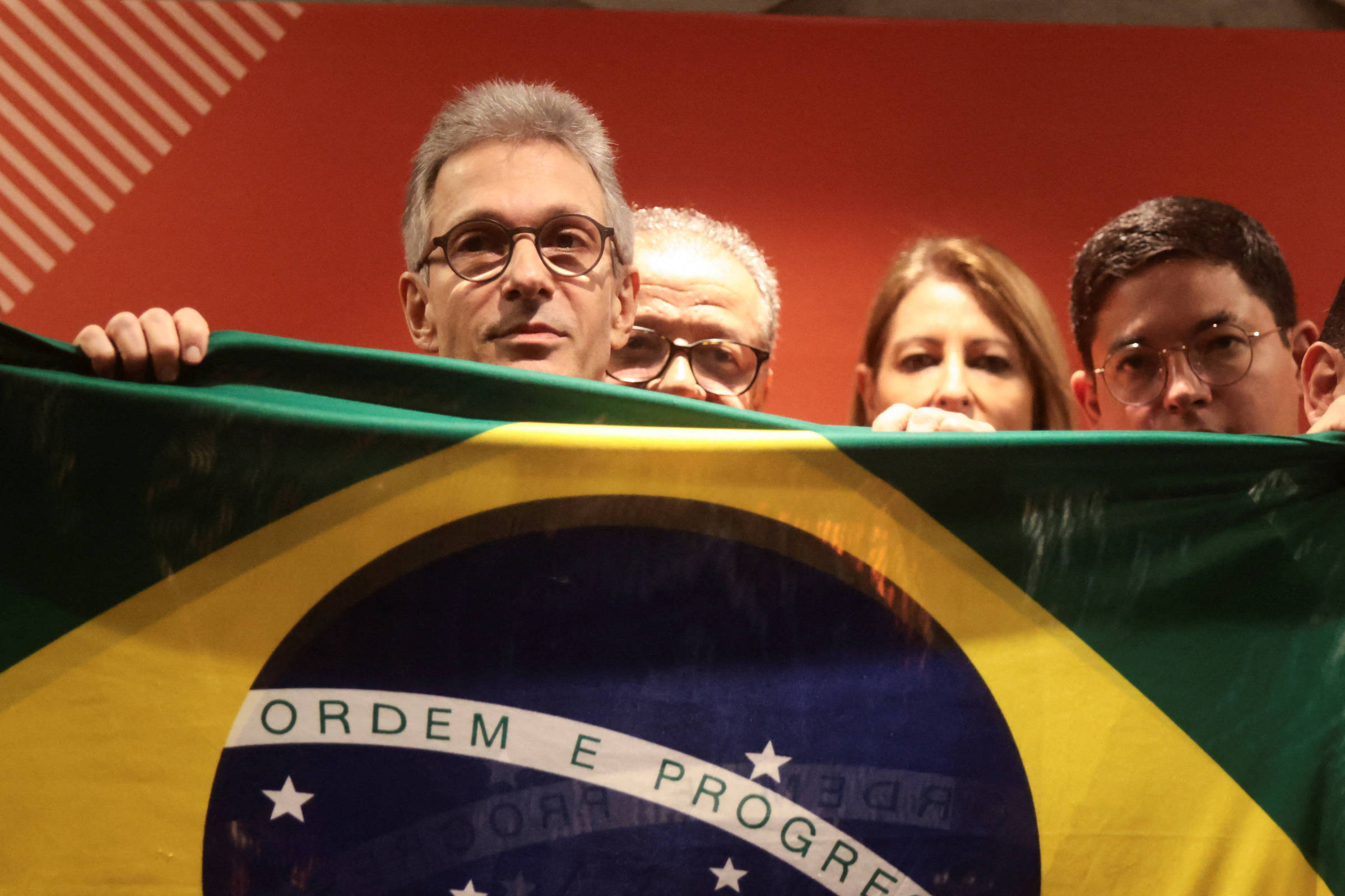 Zema é confirmado candidato sem definição do vice e com promessa de indulto a Bolsonaro