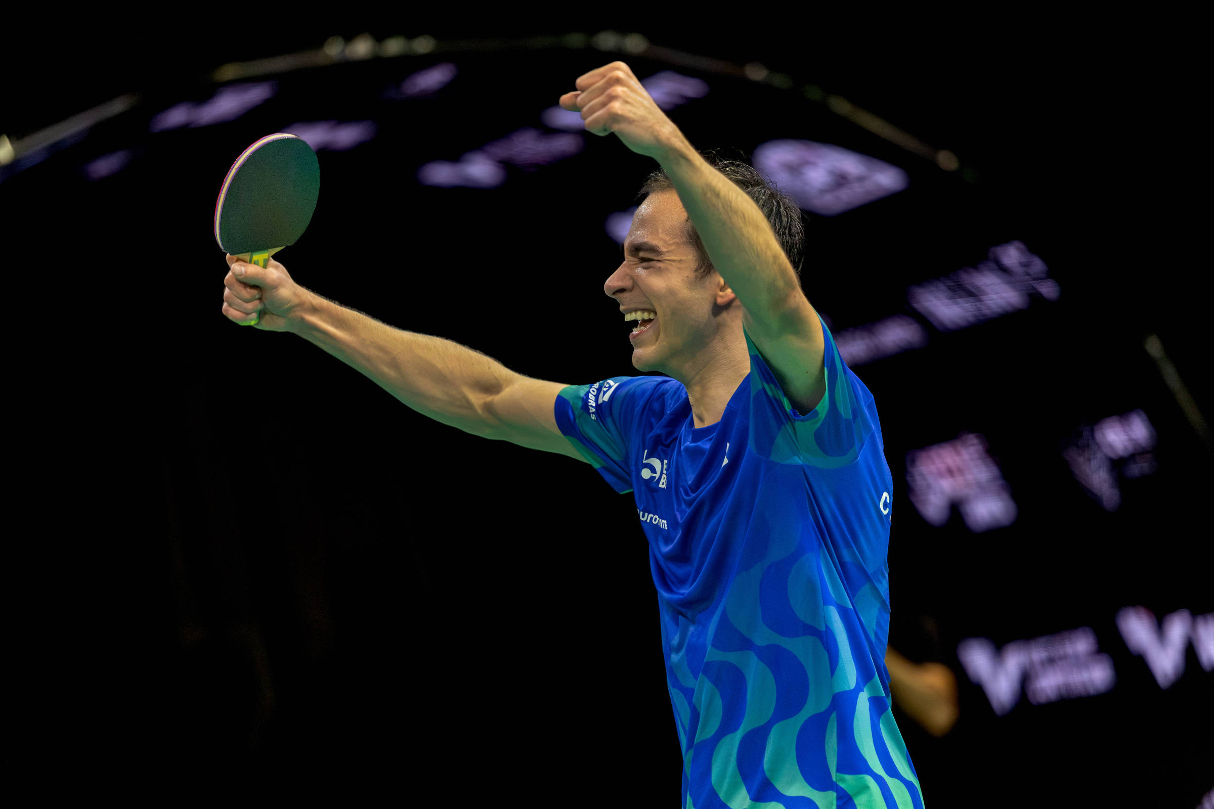 Calderano vence tri no Brasil, quebra jejum de um ano no WTT e é aclamado no país