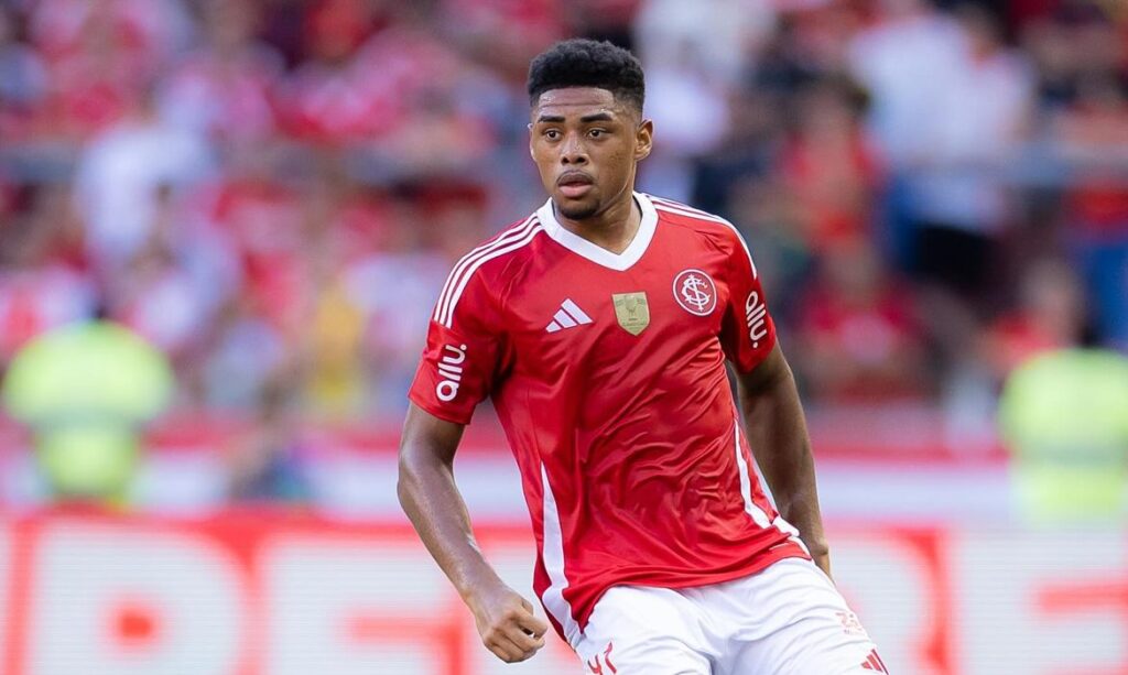Victor Gabriel é suspenso por STJD até que Gabriel Pec volte a treinar