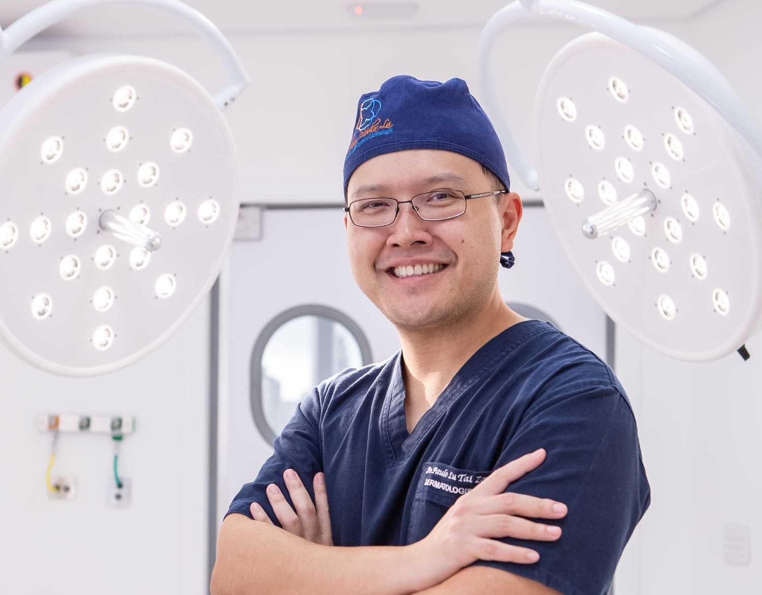 Body Hair Transplant, a técnica que usa pelos da barba como área doadora complementar para tratar calvícies extensas, sob o ângulo de comportamento e estética masculina.