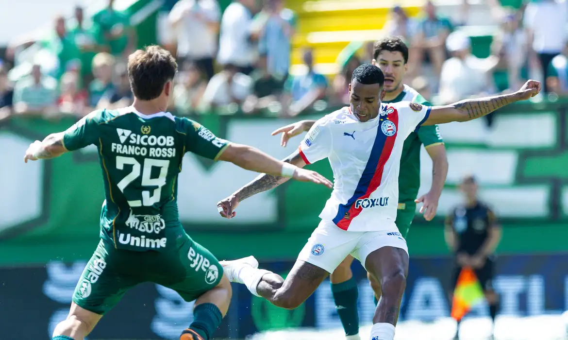 Brasileirão: Chapecoense busca empate com Bahia em jogo de seis gols
