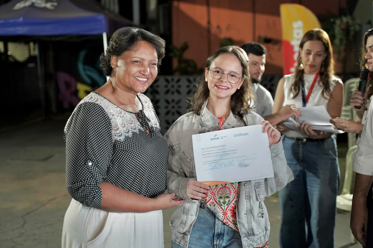 Prefeitura de Goiânia certifica mais 200 alunos em cursos das carretas de capacitação