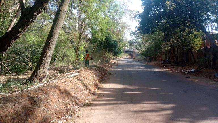 Comurg realiza força-tarefa de limpeza no Córrego Cascavel