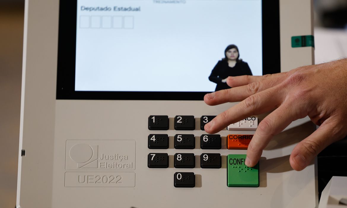 Campanha eleitoral nas ruas e propaganda virtual começam neste domingo