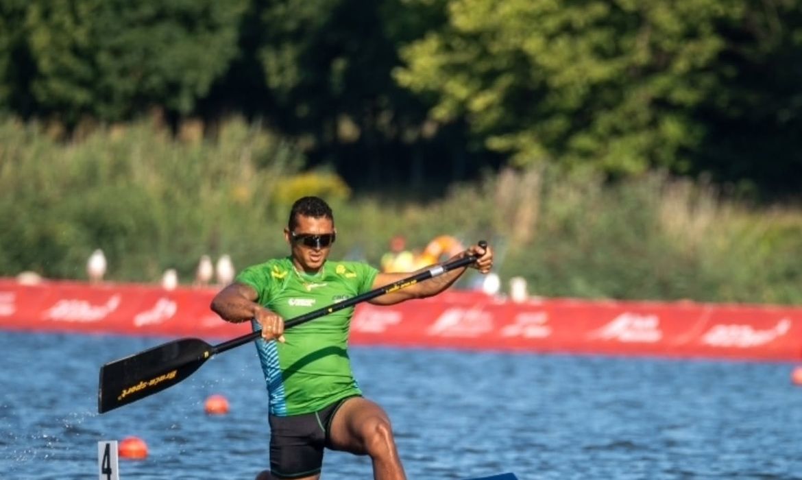 Isaquias Queiroz fica longe do pódio do Mundial de canoagem na Polônia