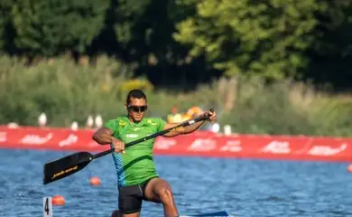 Isaquias Queiroz é campeão mundial no C1 500m na Polônia