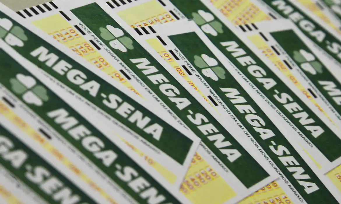 Ninguém acerta Mega-Sena; prêmio acumula para R$ 165 milhões