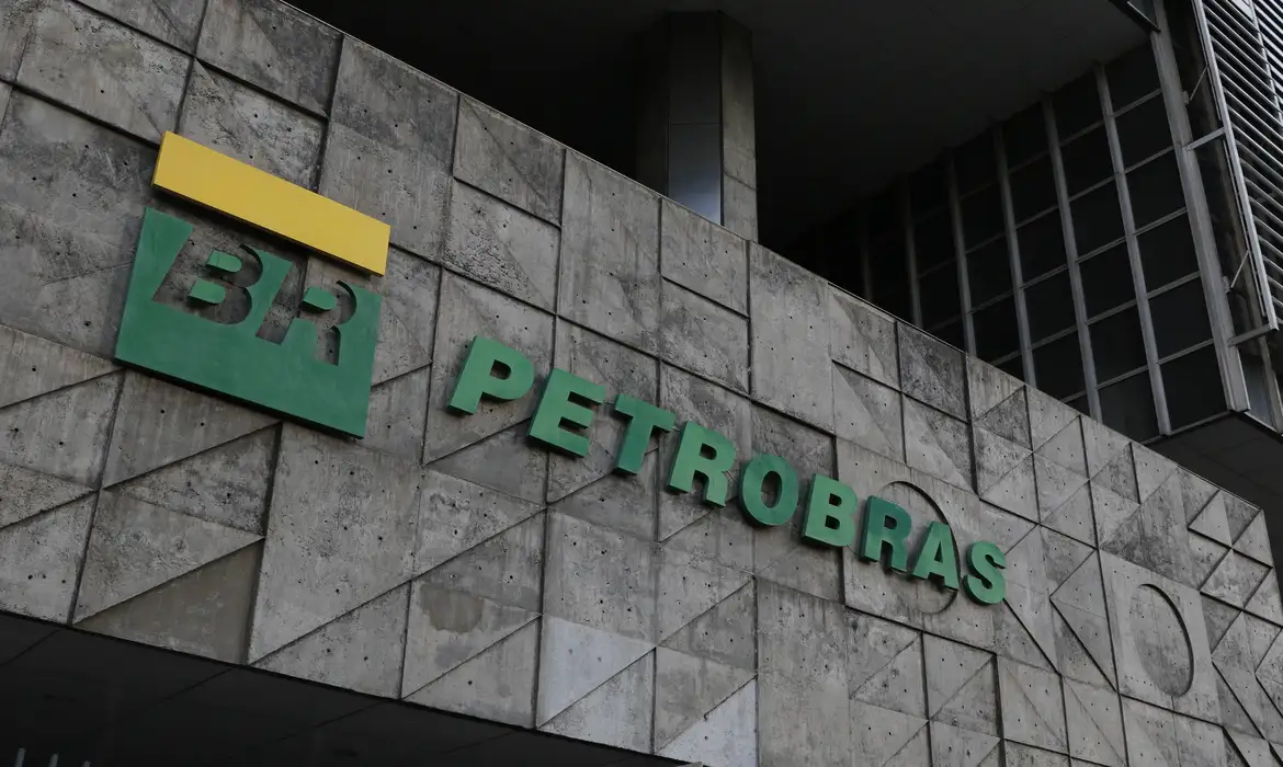 Petrobras tem lucro líquido de R$ 52,4 bi no segundo trimestre