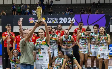 Tenista Laura Pigossi é campeã na Espanha e volta ao top 200