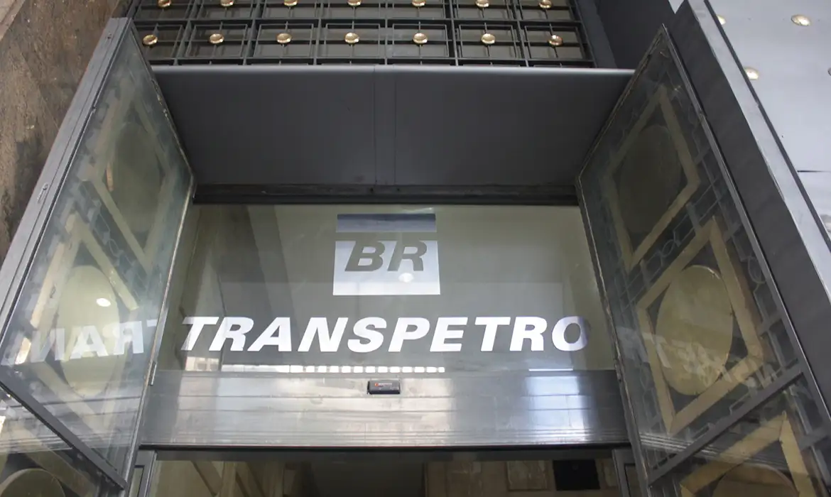 Transpetro abre concurso público com salário inicial de até R$ 15 mil