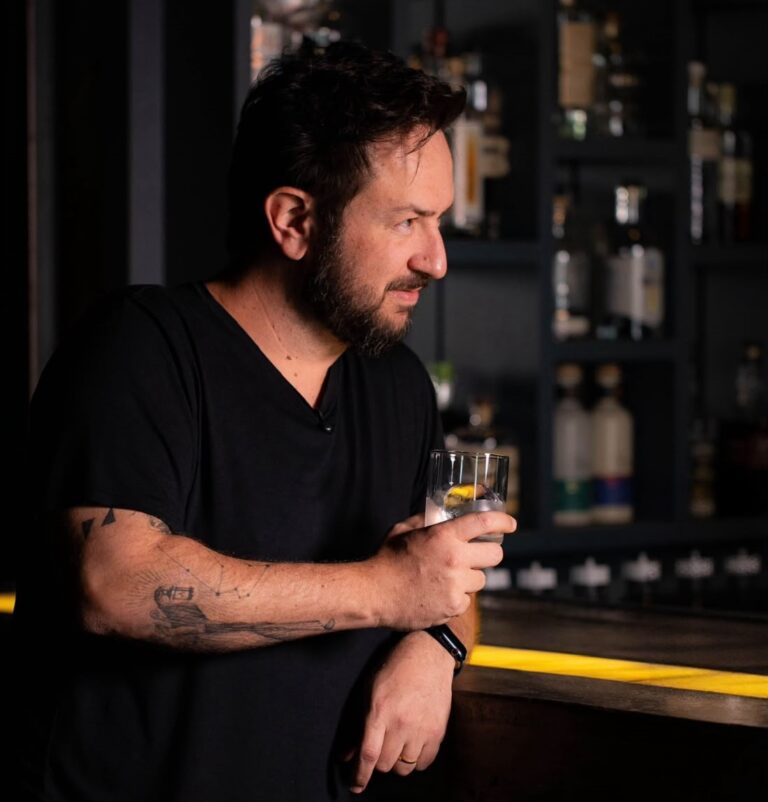 Benício Calaça recebe Alex Sepulchro para noite especial de coquetelaria em Goiânia