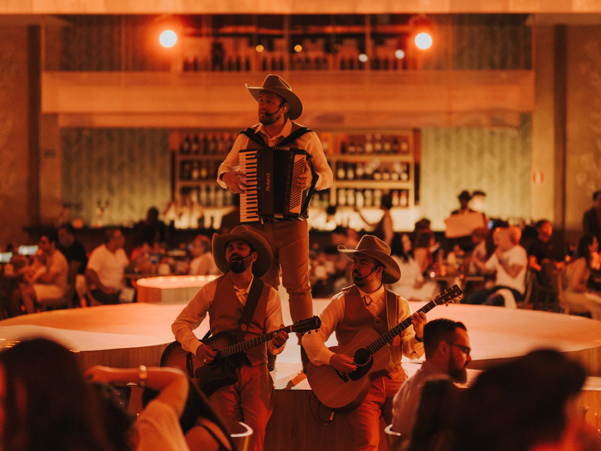 Rio Quente Resorts estreia primeiro dinner show dentro de um complexo de resorts no Brasil