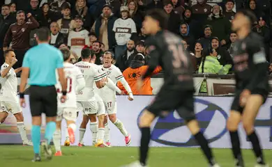 Pela quinta vez, Brasil põe "trinca" nas semifinais da Libertadores