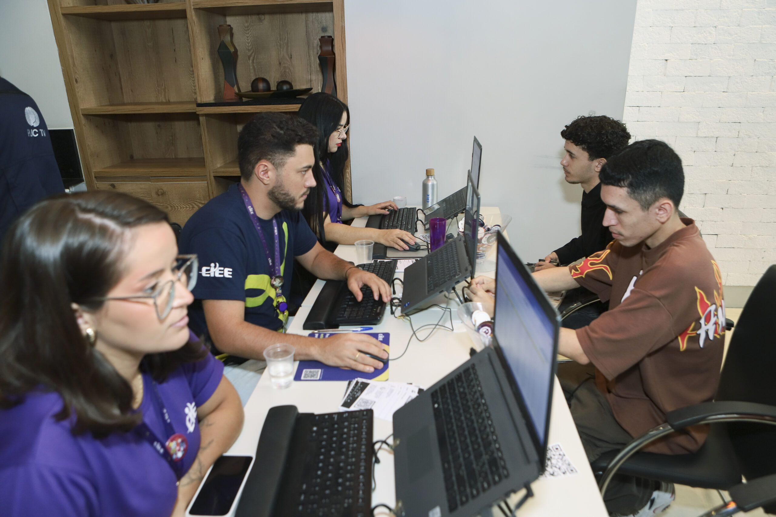 Quase 300 vagas de estágio estão abertas em Goiás nesta semana pelo CIEE-GO