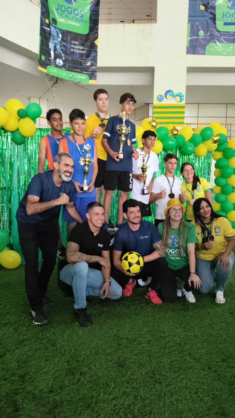 Manhã esportiva reúne escolas e celebra participantes do 1º Torneio de Futmesa da Rede Municipal de Goiânia