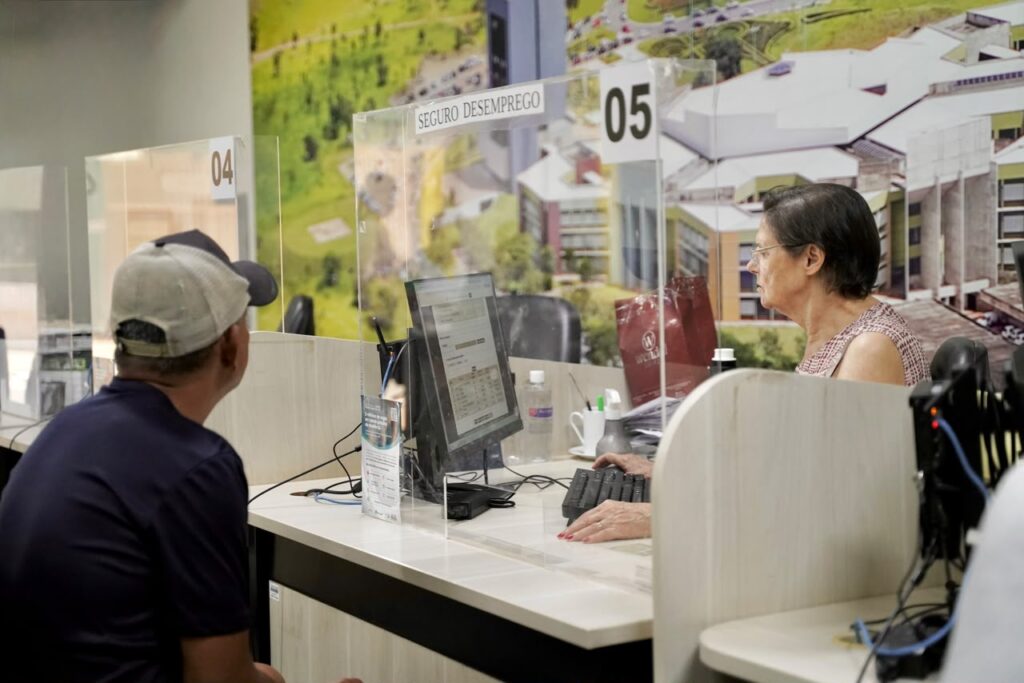 Prefeitura de Goiânia oferece 875 vagas de emprego e 15 oportunidades para jovens aprendizes