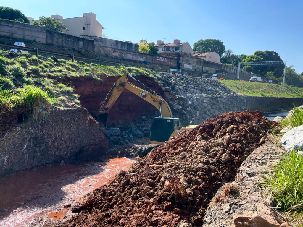 Prefeitura de Goiânia realiza obra para contenção de erosão na Marginal Botafogo