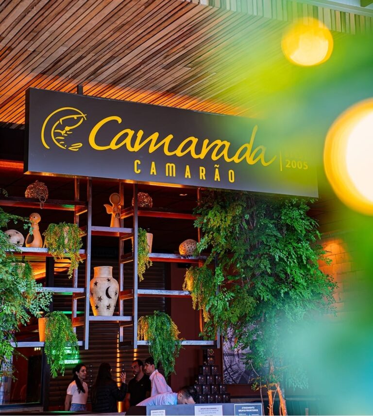 Camarada Camarão amplia experiência gastronômica com unidade de 900 m² no Buriti Shopping