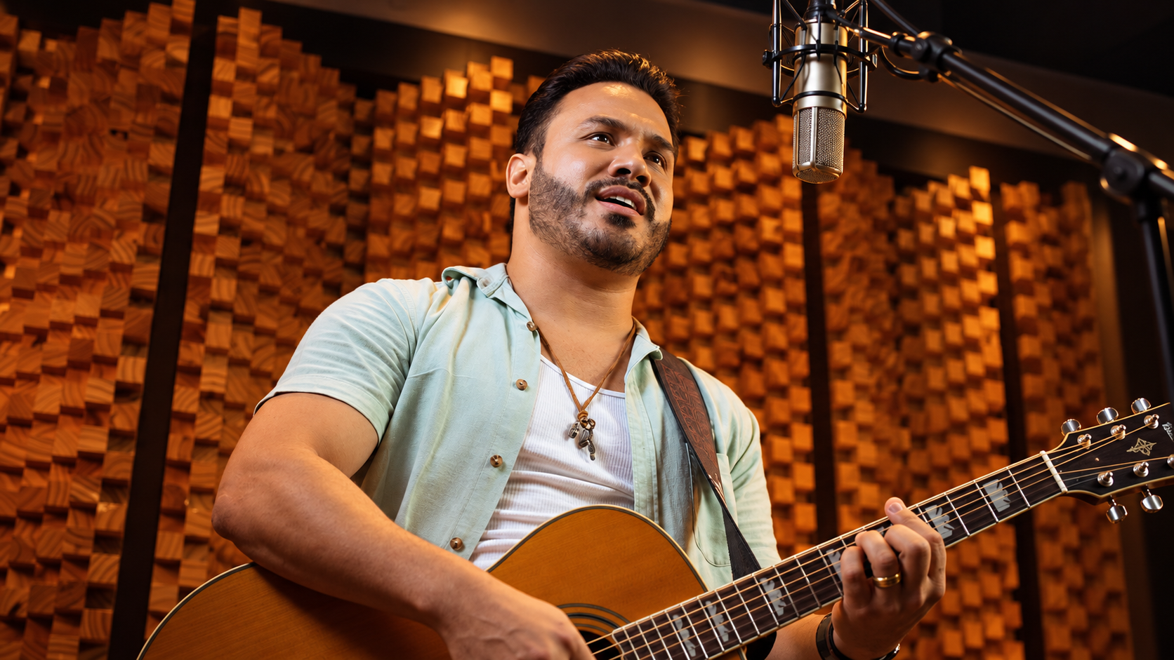 Carregando mensagens mais antigas… me de tag separado por virugla Marcelo Martins, Reconectar, Marcelo Martins Reconectar, Tchu Tcha Tcha, Eu Quero Tchu Eu Quero Tcha, João Lucas e Marcelo, Surfnejo, nova fase Marcelo Martins, carreira solo Marcelo Martins, música sertaneja, sertanejo romântico, sertanejo universitário, música sobre amor, amor em tempos de ódio, música sobre reconciliação, música sobre paz, novos lançamentos sertanejos, cantor Marcelo Martins, Neymar Tchu Tcha Tcha, Avenida Brasil, sertanejo goiano, música em Goiás, cantores de Goiás, lançamentos musicais 2026, entretenimento Goiás, Panorama Goiás, Panorama Cultural me de leni apra foto Legenda da foto: Marcelo Martins, voz do sucesso “Tchu Tcha Tcha”, apresenta nova fase da carreira com “Reconectar”, música que aposta no amor e na reconciliação em tempos de conflitos (Foto: Divulgação) Anexo do usuário sem alterar rosto trate essa como uma foto profissional Worked for 1m 30s Imagem 1 gerada me de legenda Marcelo Martins durante gravação em estúdio, em nova fase da carreira solo, marcada pelo lançamento de “Reconectar” e pelo projeto Surfnejo (Foto: Divulgação)
