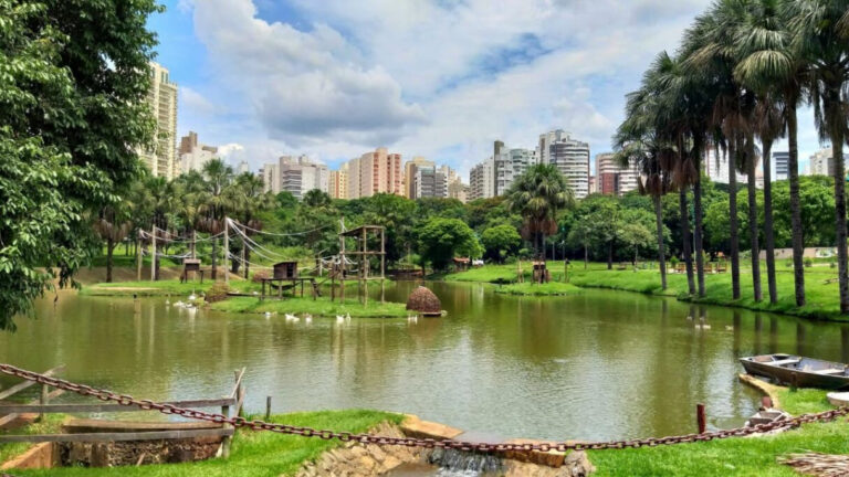 Parques Zoológico e Mutirama têm programação especial e gratuita no Dia das Crianças