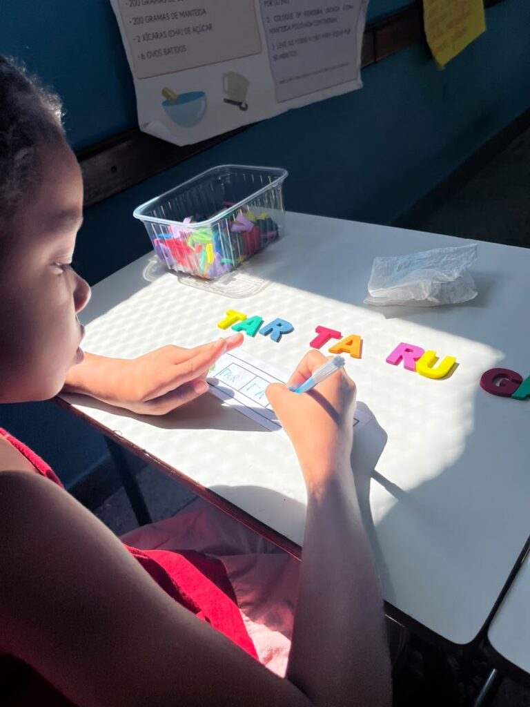Prefeitura de Goiânia fortalece Educação Bilíngue para estudantes surdos e surdocegos