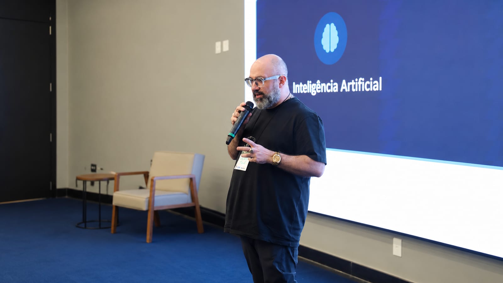 Guilherme Friol afirma que a decisão sobre inteligência artificial subiu para a diretoria.