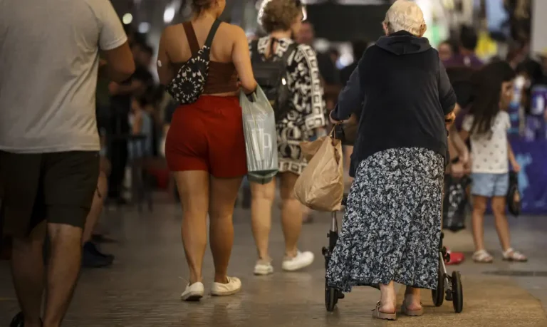 Corte amplo de gastos públicos afetaria área social, dizem economistas